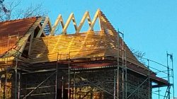 Kostel Nejsvětější Trojice - stavba krovu 2016